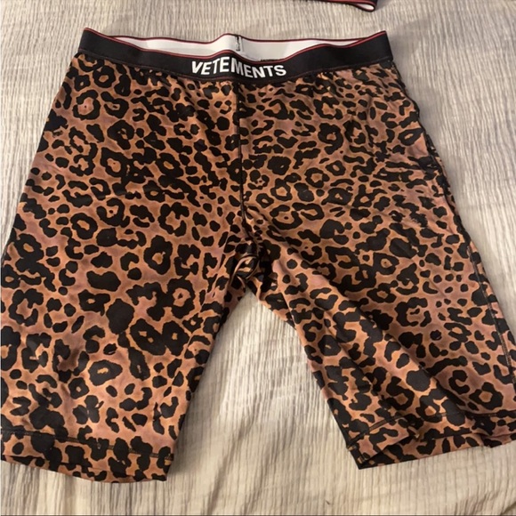 VETEMENTS Leapord Two Piece Set. - Picture 2 of 5